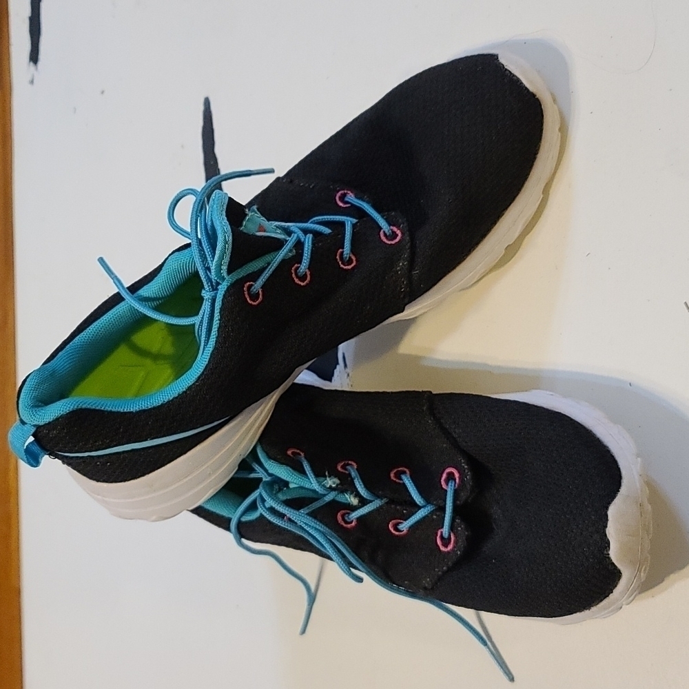 Catapult Women's Sneakers Black Aqua Pink Lime Green Lightweight Size 10 EUC